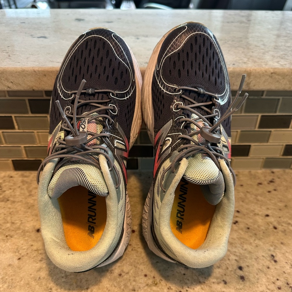 New Balance Wide Sneakers